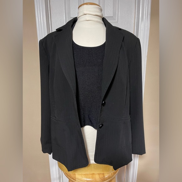 Black shimmery halter top - Picture 7 of 7